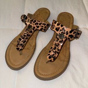 NWOT Blowfish Malibu Leopard Cheetah Print Thong Sandals- size 10
